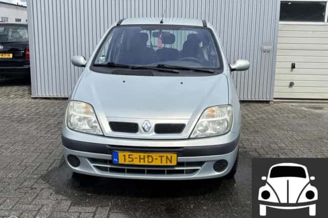 Renault Scénic (2001) thumbnail 2