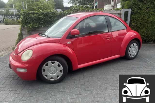 Volkswagen New Beetle (2000) thumbnail 1