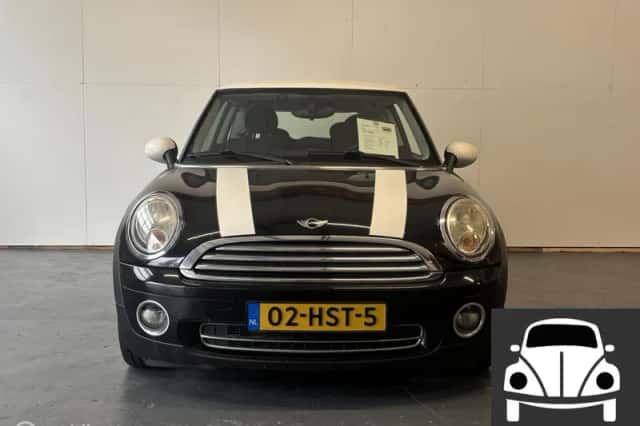 MINI Cooper (2009) thumbnail 2