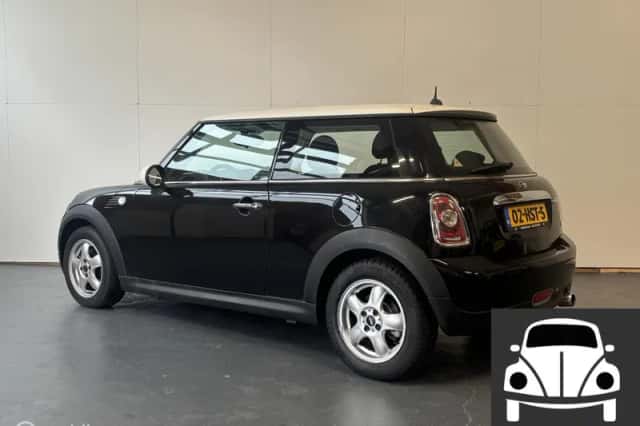 MINI Cooper (2009) thumbnail 3