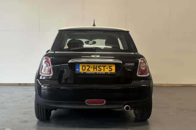 MINI Cooper (2009) thumbnail 4