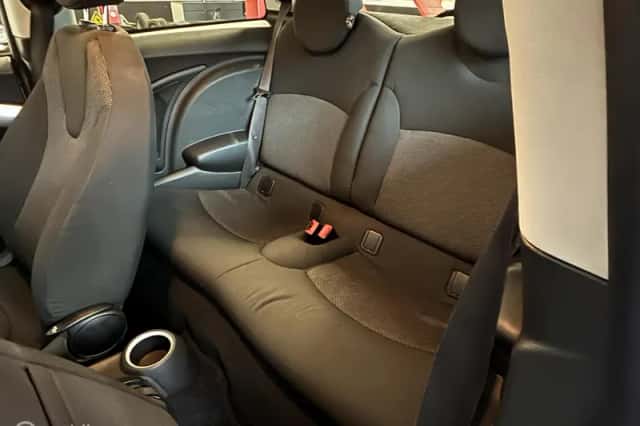 MINI Cooper (2009) thumbnail 6