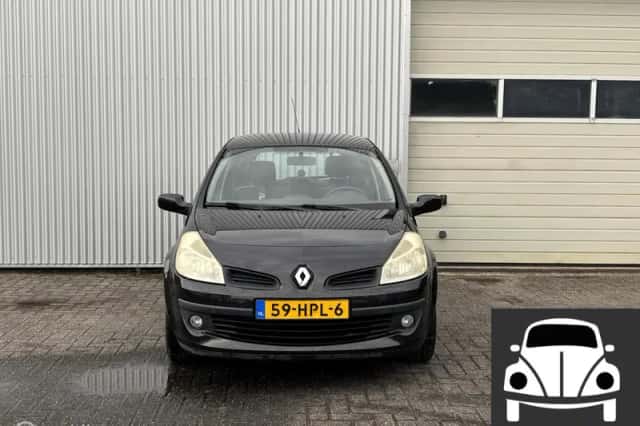 Renault Clio (2009) thumbnail 2