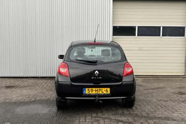 Renault Clio (2009) thumbnail 4