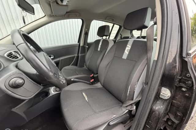 Renault Clio (2009) thumbnail 5