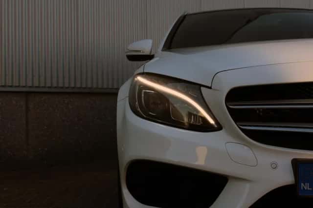 Mercedes-Benz C-Klasse (2015) thumbnail 3