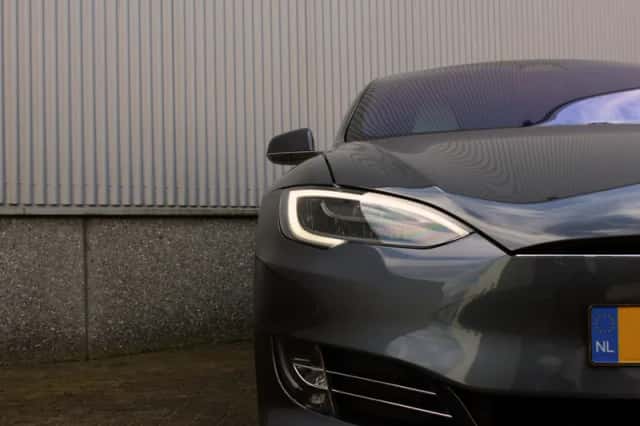 Tesla Model S (2019) thumbnail 3