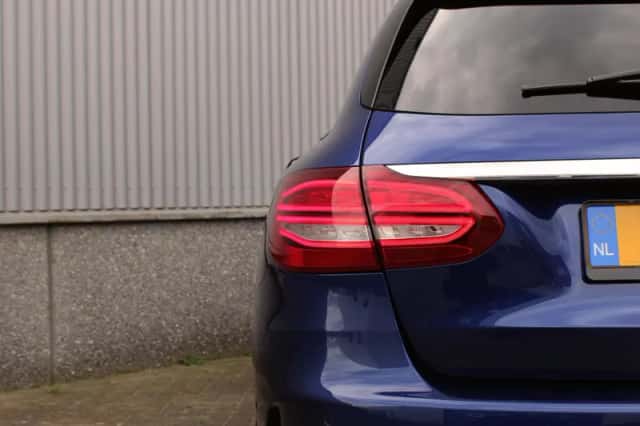 Mercedes-Benz C-Klasse (2015) thumbnail 4