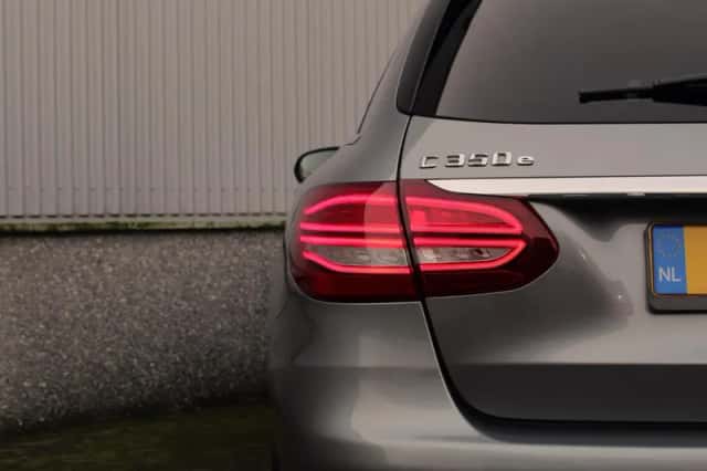 Mercedes-Benz C-Klasse (2015) thumbnail 4