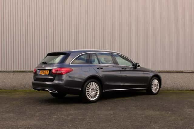 Mercedes-Benz C-Klasse (2015) thumbnail 2