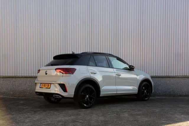 Volkswagen T-Roc (2022) thumbnail 2