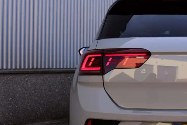 Volkswagen T-Roc (2022) thumbnail 4