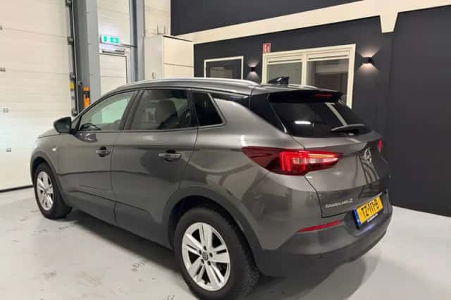 Opel Grandland (2018) thumbnail 4