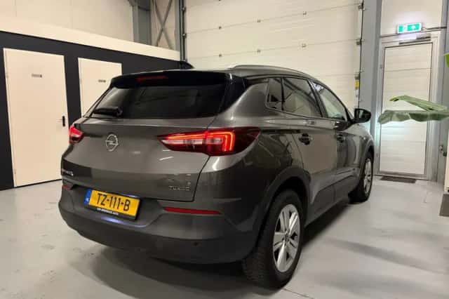 Opel Grandland (2018) thumbnail 6
