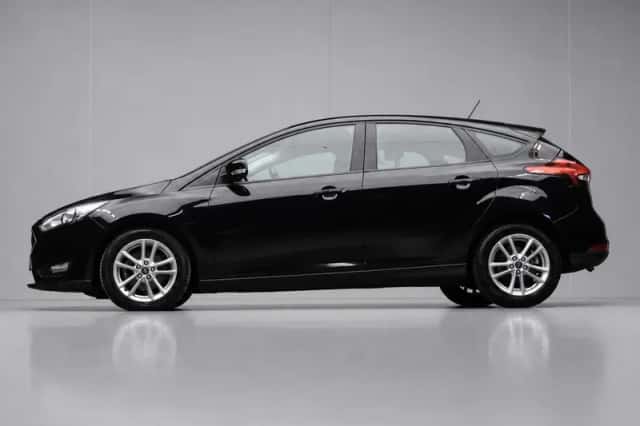 Ford Focus (2018) thumbnail 1