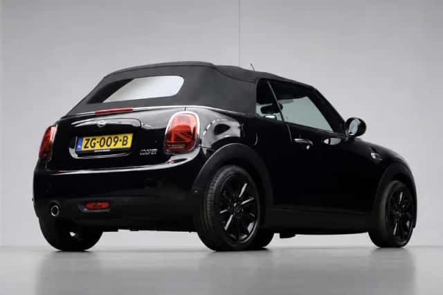MINI Cabrio (2019) thumbnail 4