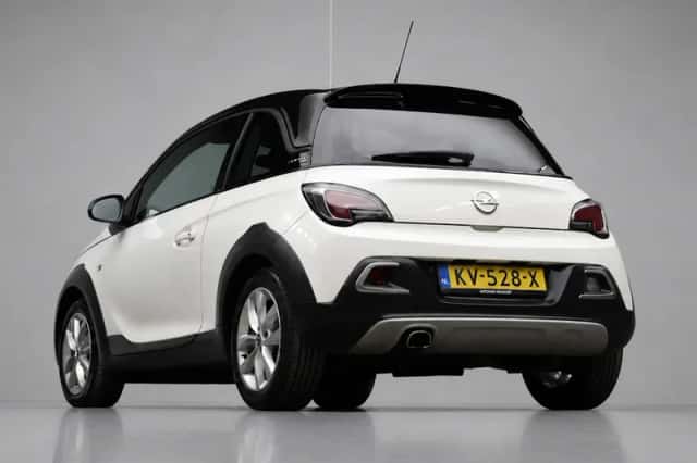 Opel Adam (2016) thumbnail 3