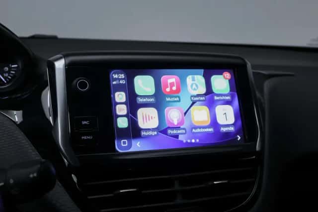 Peugeot 2008 (2016) thumbnail 2
