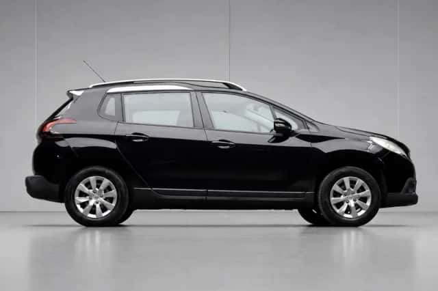 Peugeot 2008 (2016) thumbnail 6