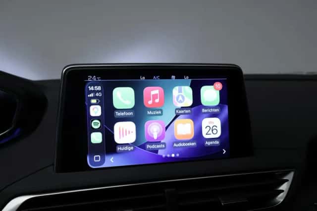 Peugeot 3008 (2020) thumbnail 2