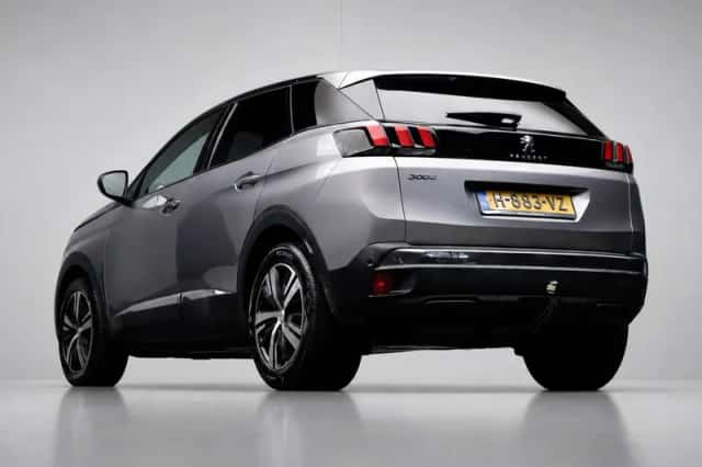 Peugeot 3008 (2020) thumbnail 4