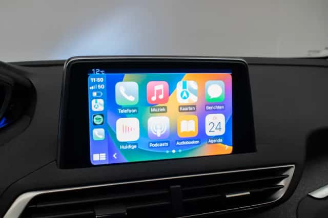 Peugeot 5008 (2020) thumbnail 2