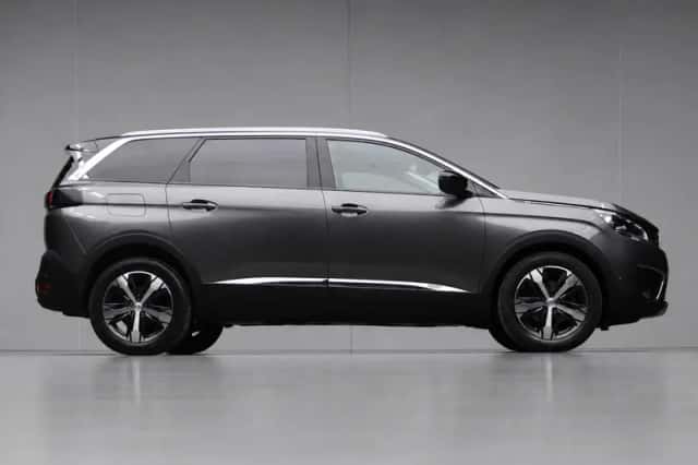 Peugeot 5008 (2020) thumbnail 6