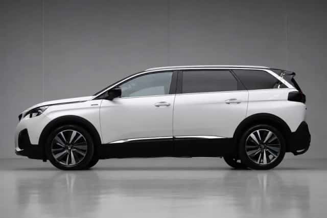 Peugeot 5008 (2017) thumbnail 1