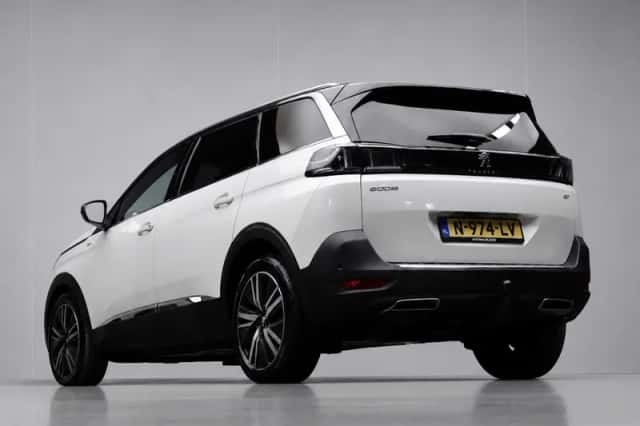 Peugeot 5008 (2021) thumbnail 4