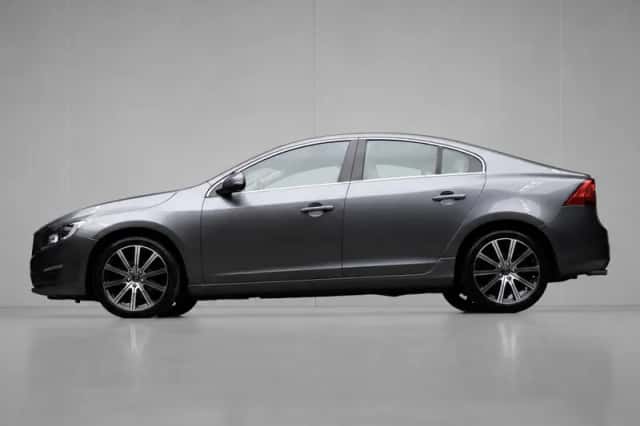 Volvo S60 (2016) thumbnail 1