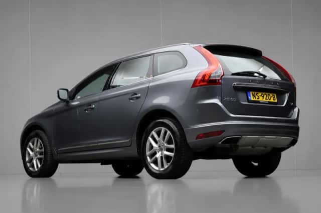 Volvo XC60 (2017) thumbnail 4