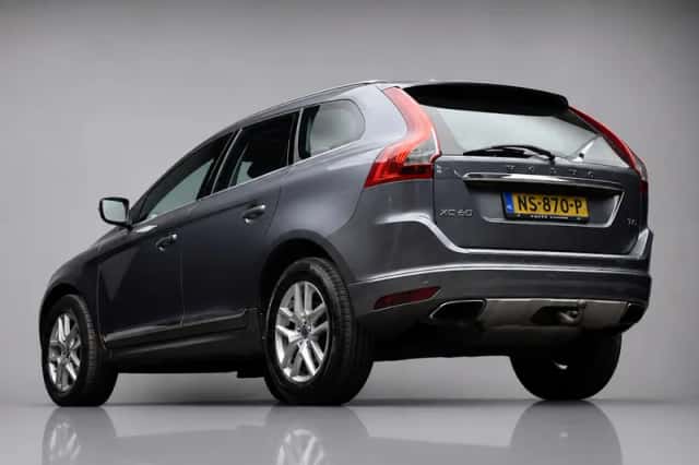 Volvo XC60 (2017) thumbnail 4