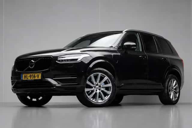 Volvo XC90 (2015) thumbnail 3