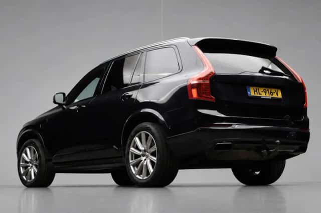 Volvo XC90 (2015) thumbnail 4