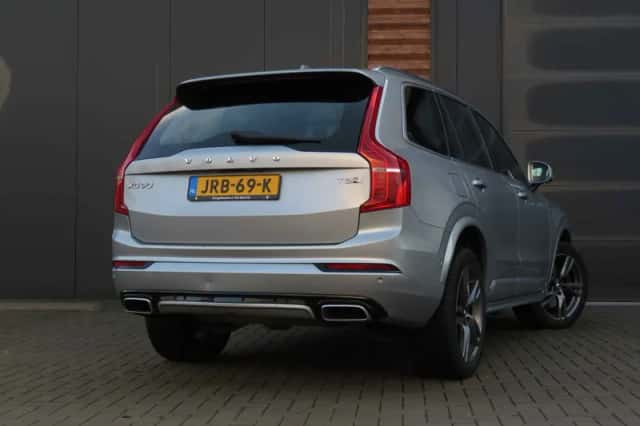 Volvo XC90 (2018) thumbnail 2