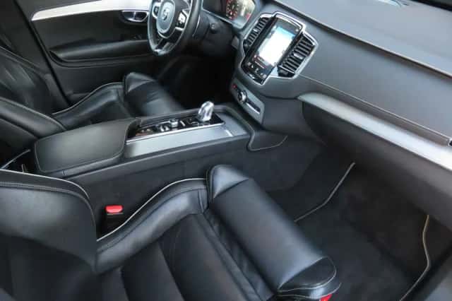 Volvo XC90 (2018) thumbnail 3