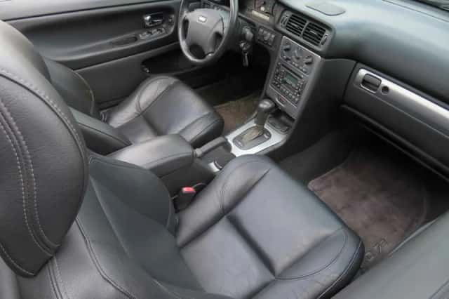 Volvo C70 (2001) thumbnail 3