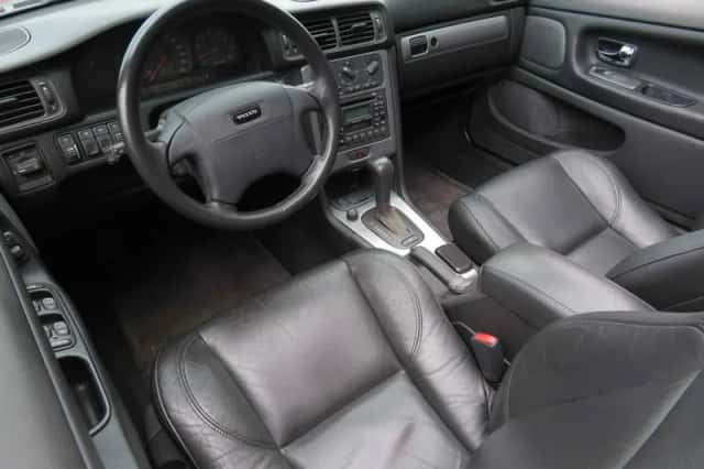 Volvo C70 (2001) thumbnail 4