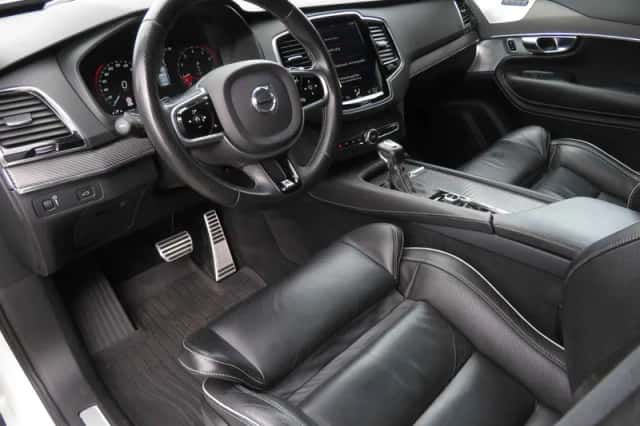 Volvo XC90 (2017) thumbnail 5