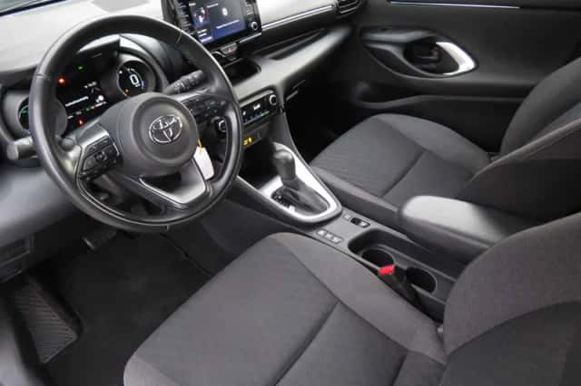 Toyota Yaris (2022) thumbnail 4