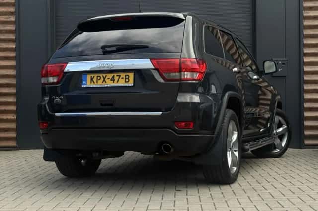 Jeep Grand Cherokee (2011) thumbnail 2