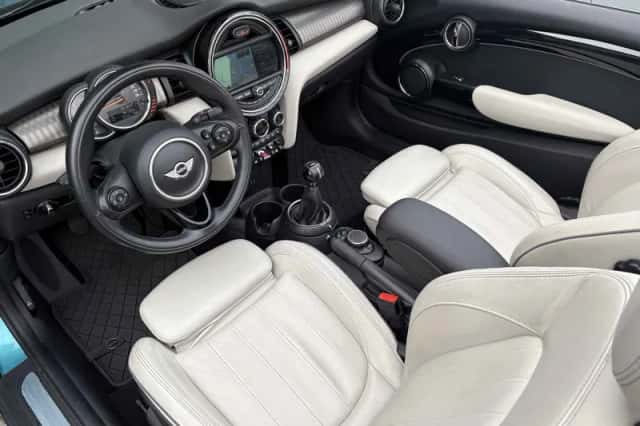 MINI Cooper (2017) thumbnail 4