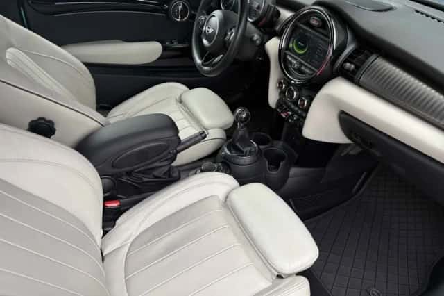 MINI Cooper (2017) thumbnail 5