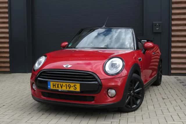 MINI Cooper (2016) thumbnail 1