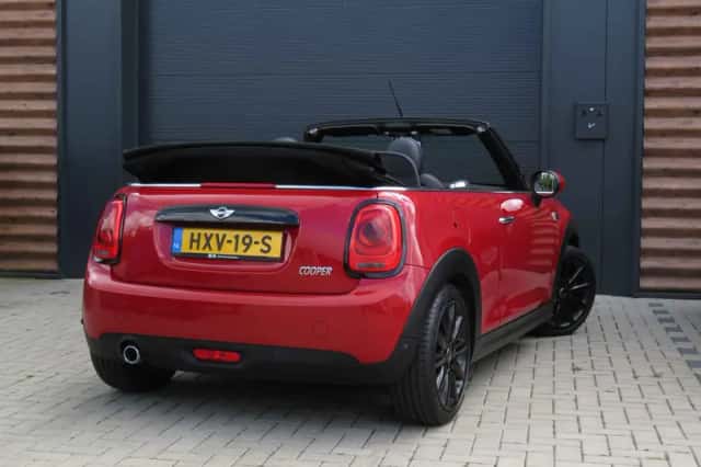 MINI Cooper (2016) thumbnail 2