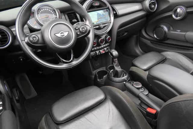 MINI Cooper (2016) thumbnail 4