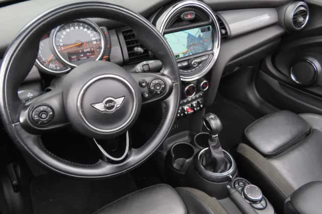 MINI Cooper (2016) thumbnail 6