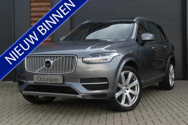 Volvo XC90 (2017) thumbnail 1