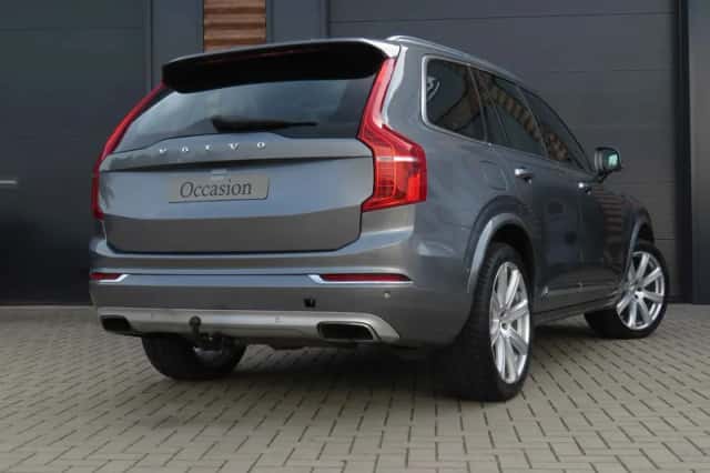Volvo XC90 (2017) thumbnail 2