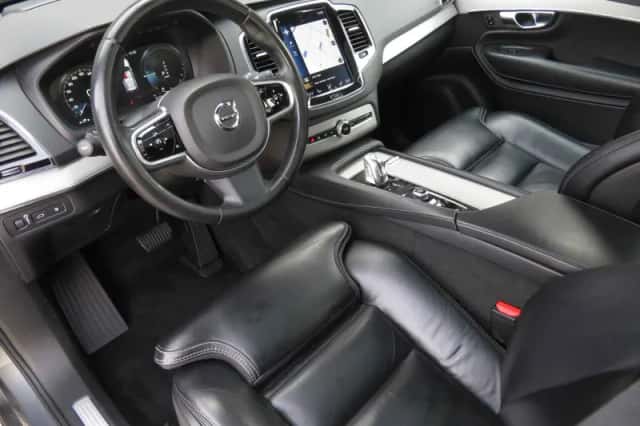 Volvo XC90 (2017) thumbnail 3